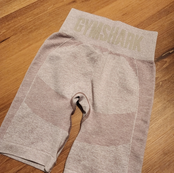 (3 Pcs Set) Gymshark Gym Set:Biker Shorts + Sports Bra & Leggings - Picture 11 of 16